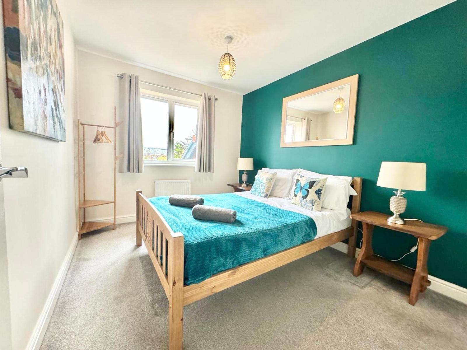 Home Centrally Located In Folkestone, Great Location For Families Or Workers Exterior foto